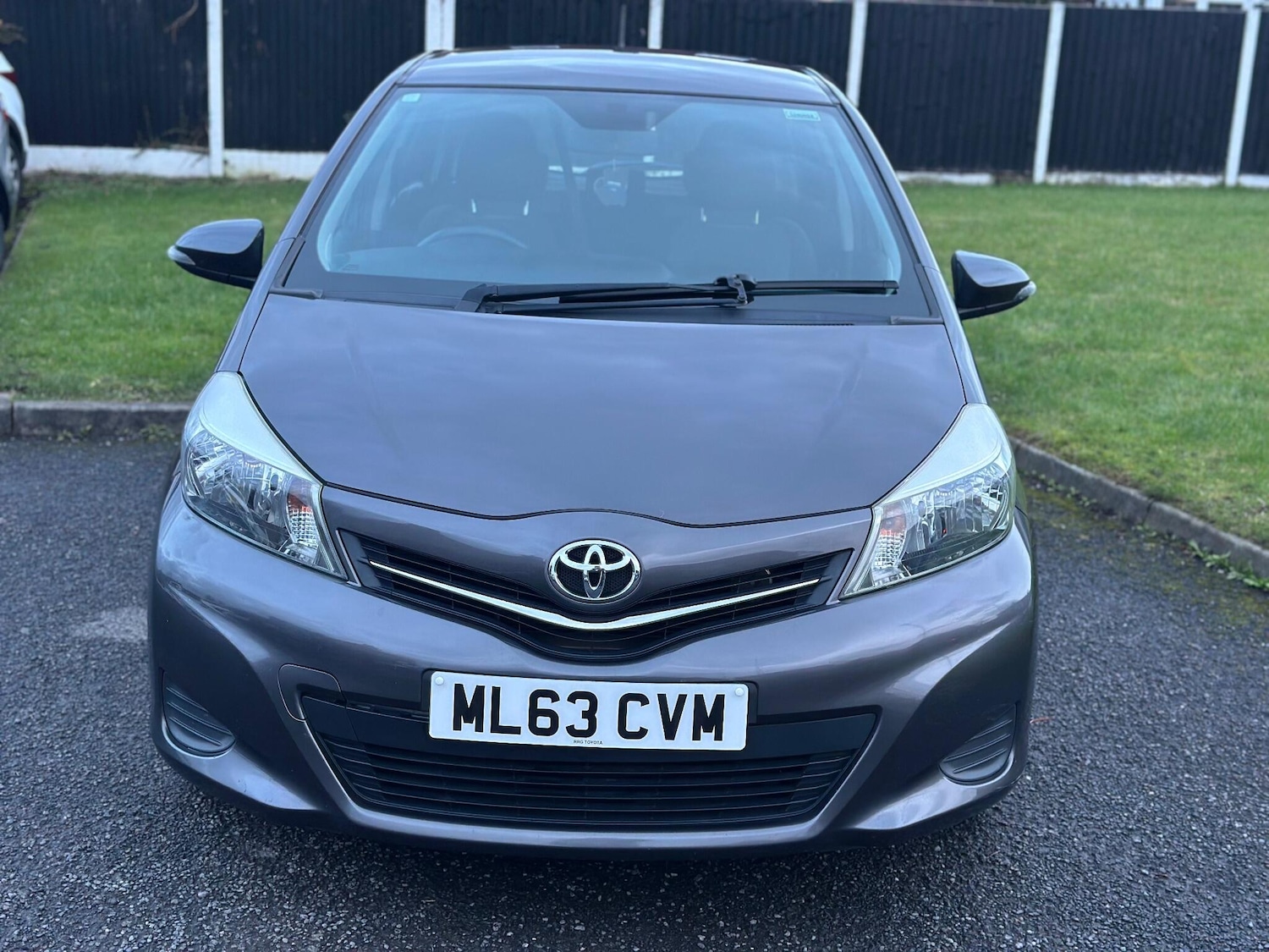 Used Toyota Yaris 2013 for sale - 76899636: Photo 2