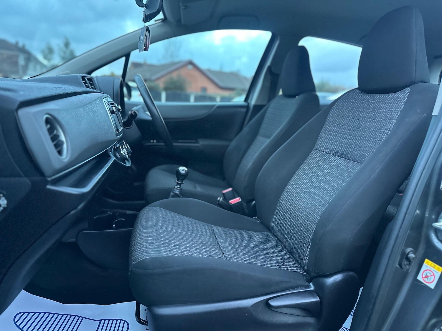 Used Toyota Yaris 2013 for sale - 76899636: Photo 21