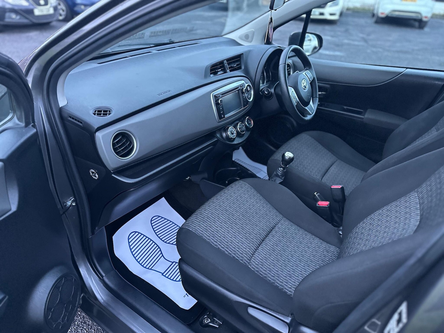 Used Toyota Yaris 2013 for sale - 76899636: Photo 22