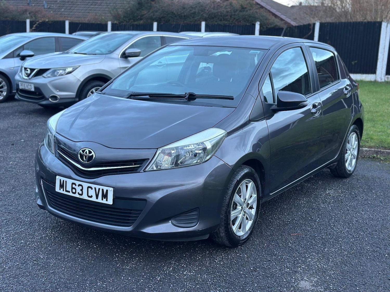 Used Toyota Yaris 2013 for sale - 76899636: Photo 3