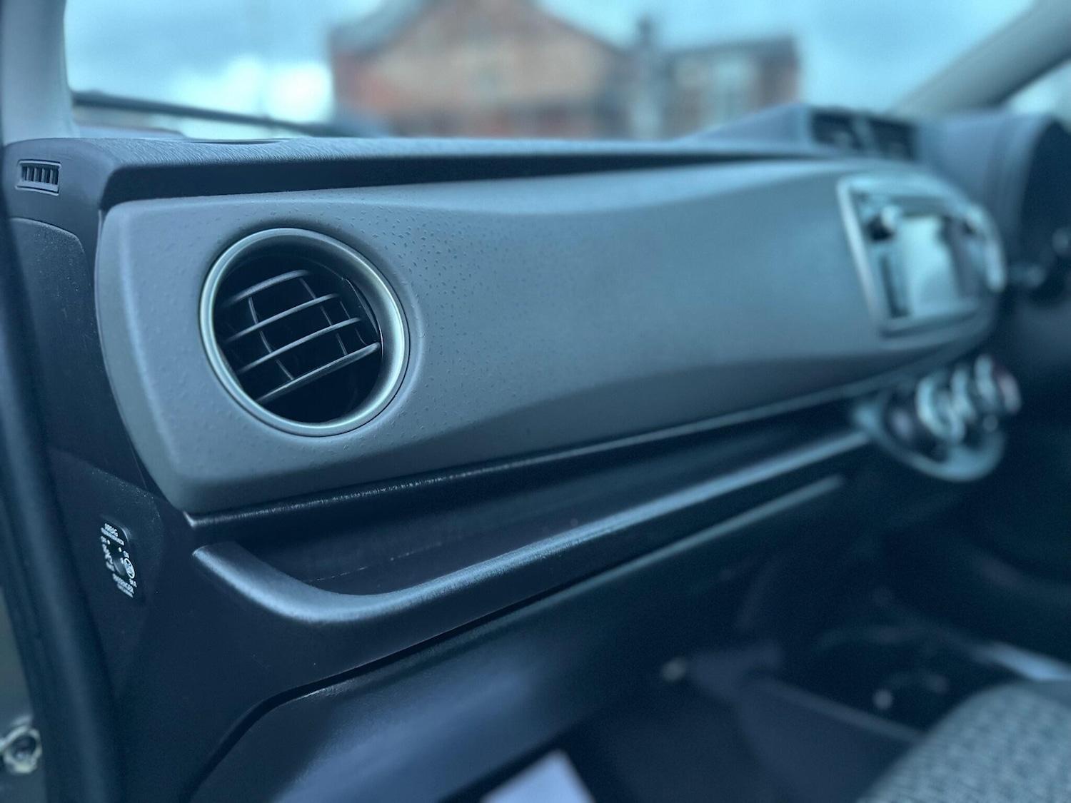 Used Toyota Yaris 2013 for sale - 76899636: Photo 6