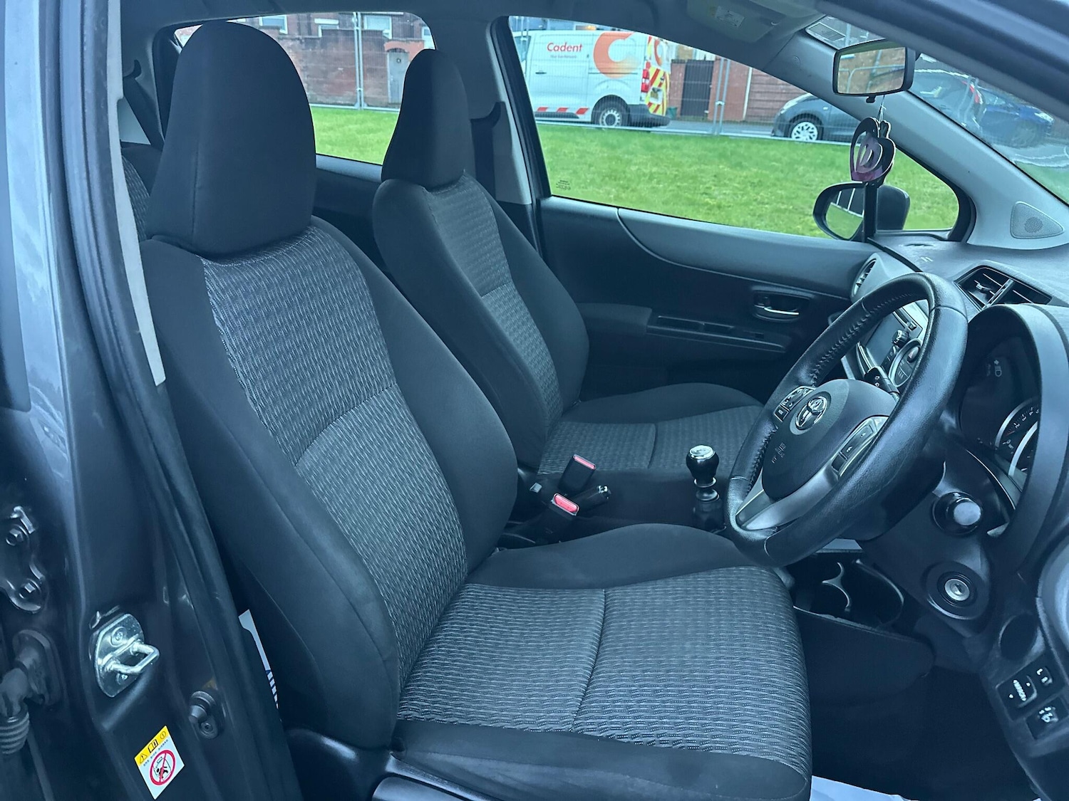 Used Toyota Yaris 2013 for sale - 76899636: Photo 8