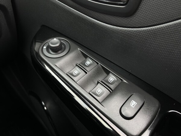 Used Renault Captur 2014 for sale - 76239541: Photo 25