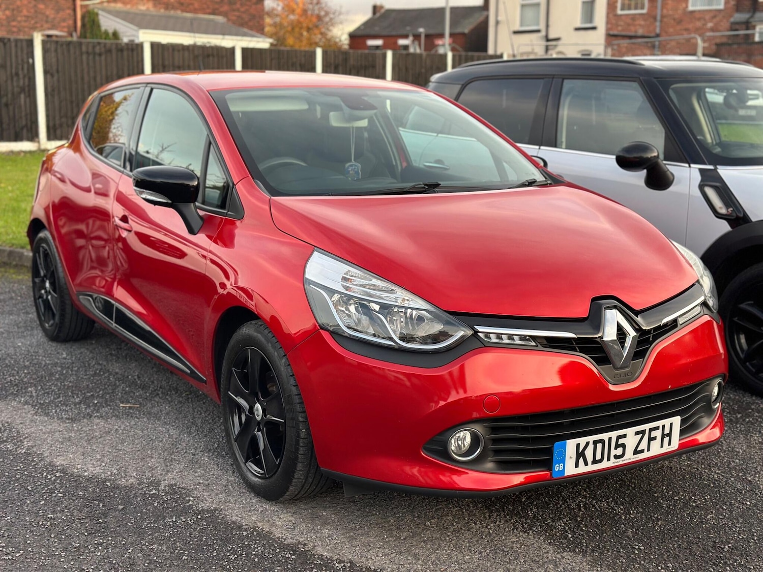 Used Renault Clio 2015 for sale - 76473912: Photo 1