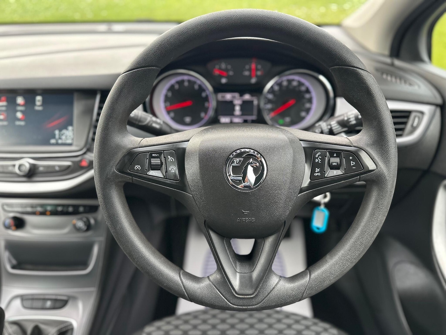 Used Vauxhall Astra 2018 for sale - 76620515: Photo 32