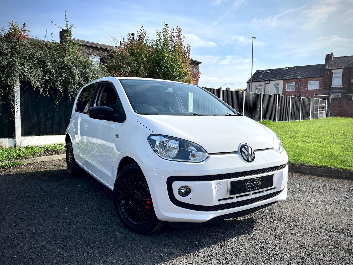 Used Volkswagen up! 2015 for sale - 76239452: Photo 1