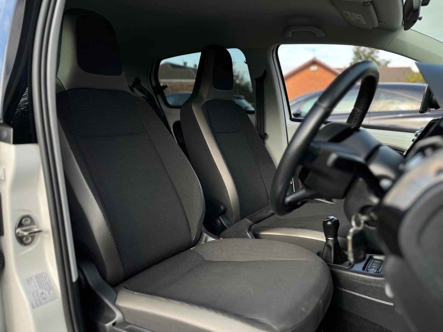 Used Volkswagen up! 2015 for sale - 76239452: Photo 14