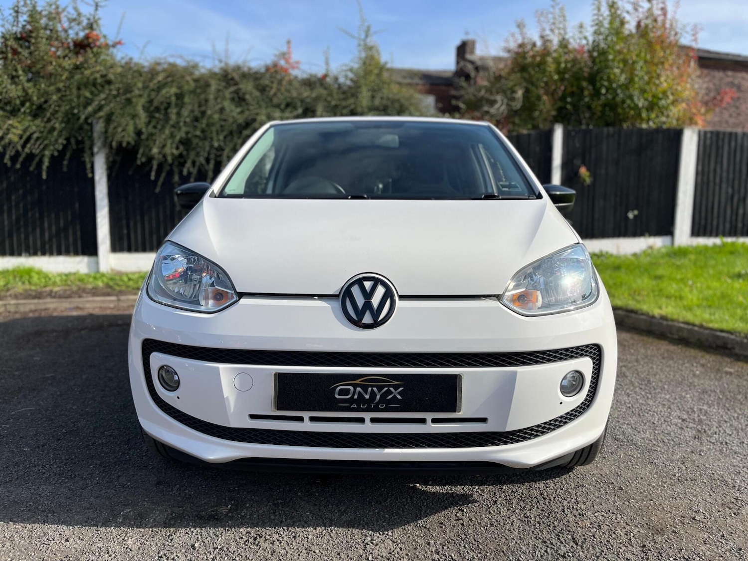 Used Volkswagen up! 2015 for sale - 76239452: Photo 2