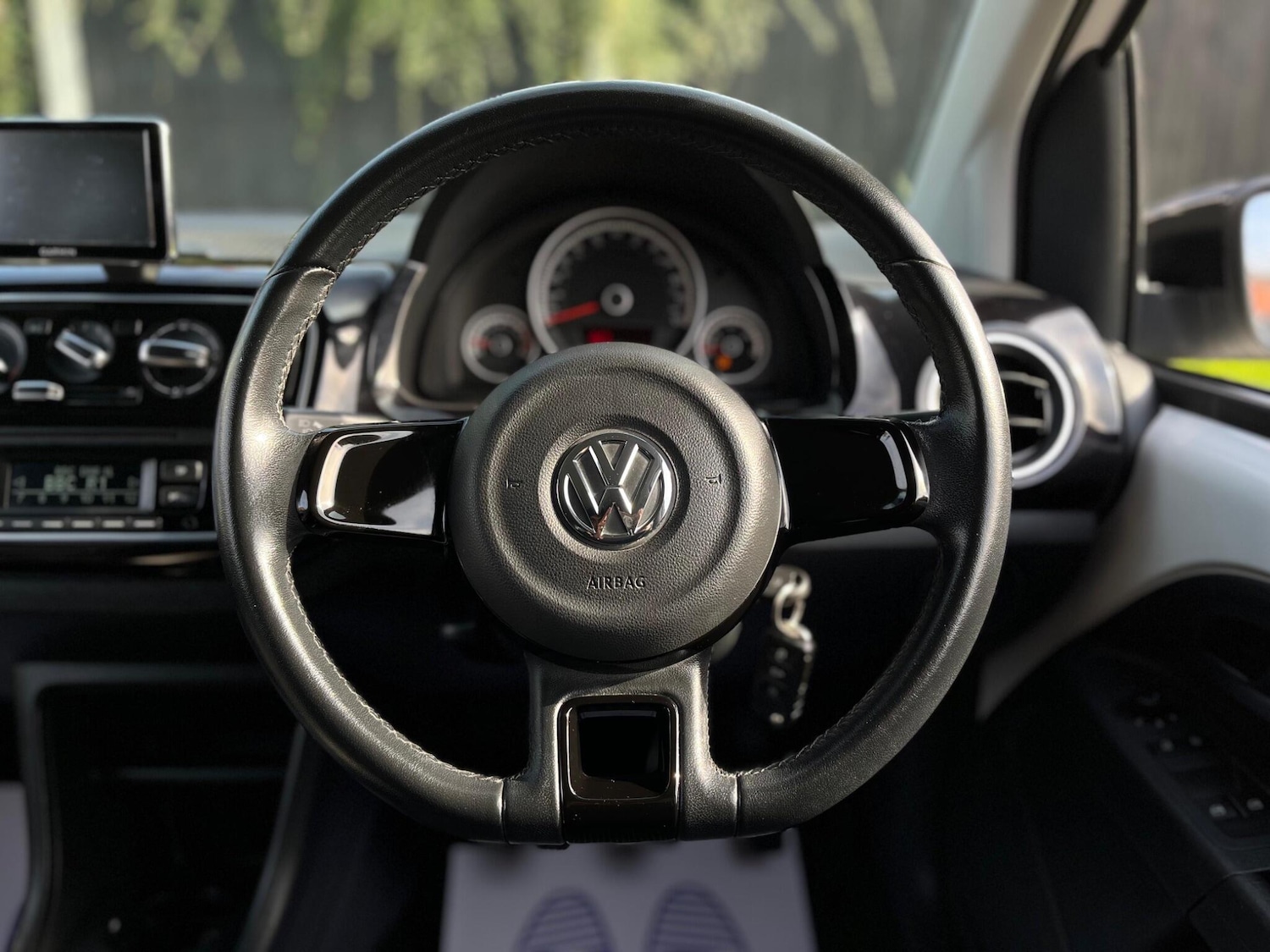 Used Volkswagen up! 2015 for sale - 76239452: Photo 27