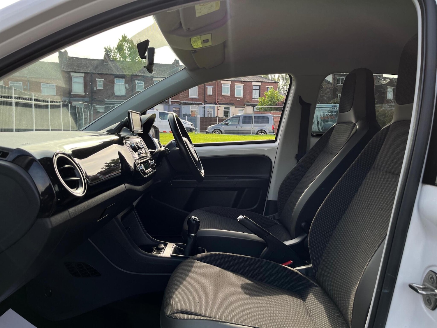 Used Volkswagen up! 2015 for sale - 76239452: Photo 28