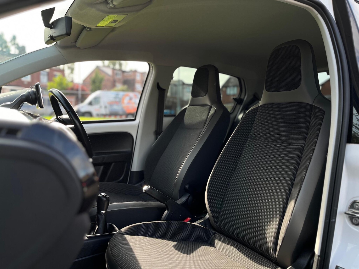 Used Volkswagen up! 2015 for sale - 76239452: Photo 29