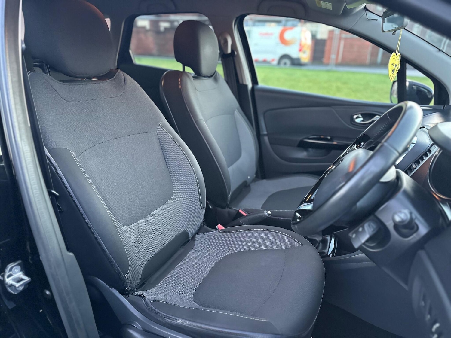 Used Renault Captur 2015 for sale - 76926720: Photo 14