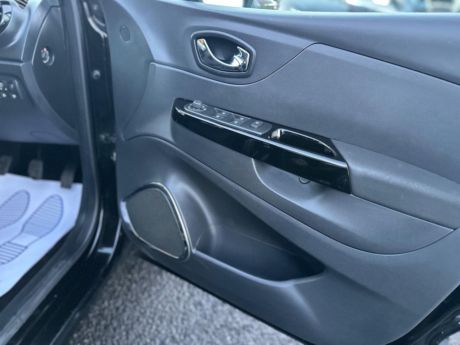 Used Renault Captur 2015 for sale - 76926720: Photo 23