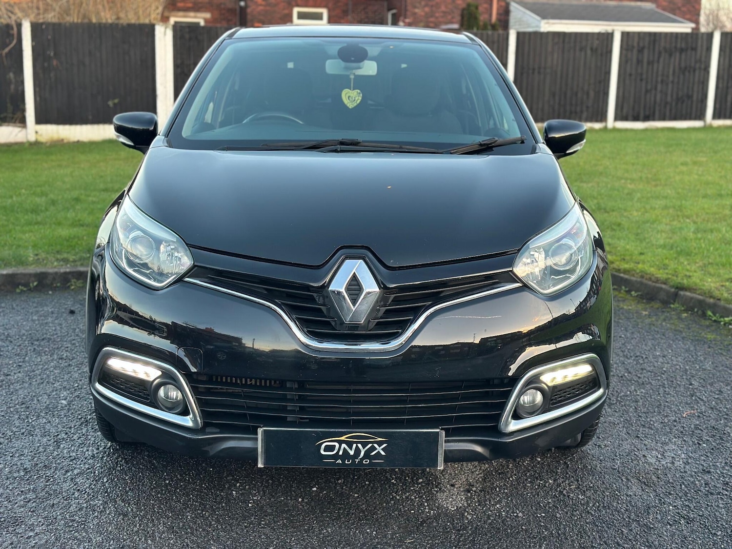 Used Renault Captur 2015 for sale - 76926720: Photo 3