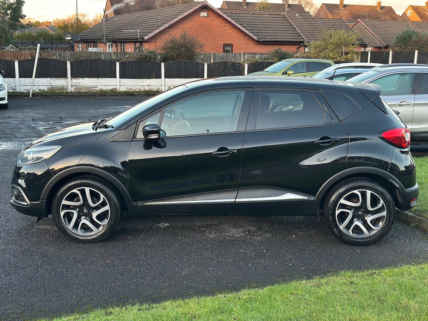 Used Renault Captur 2015 for sale - 76926720: Photo 6