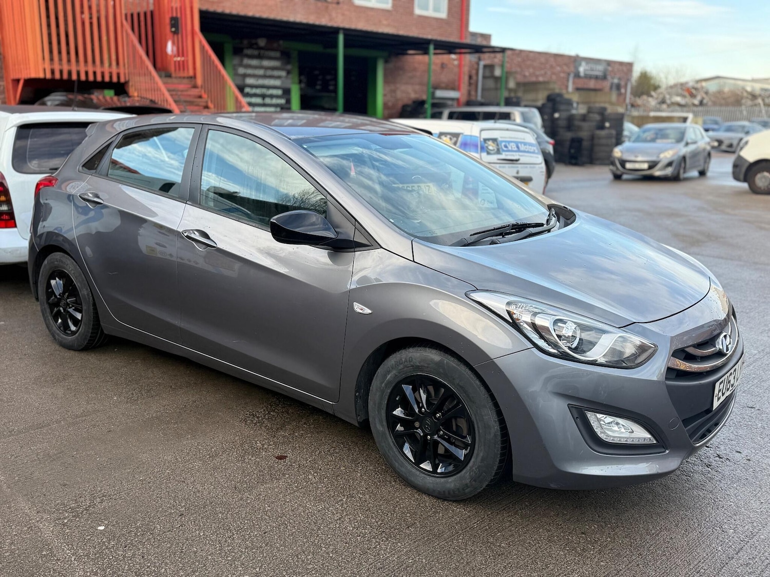 Used Hyundai i30 2013 for sale - 76965579: Photo 2