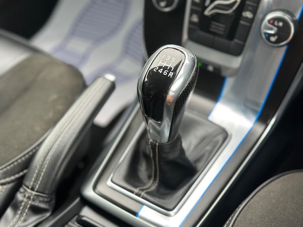 Used Volvo V40 2015 for sale - 76251506: Photo 10
