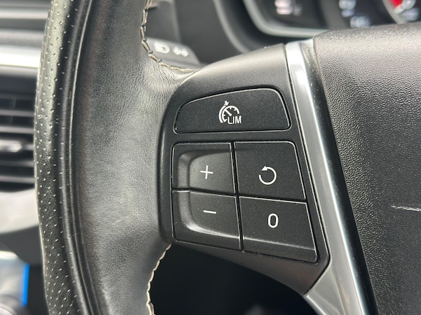 Used Volvo V40 2015 for sale - 76251506: Photo 17