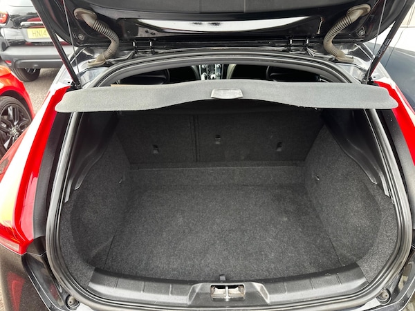 Used Volvo V40 2015 for sale - 76251506: Photo 25