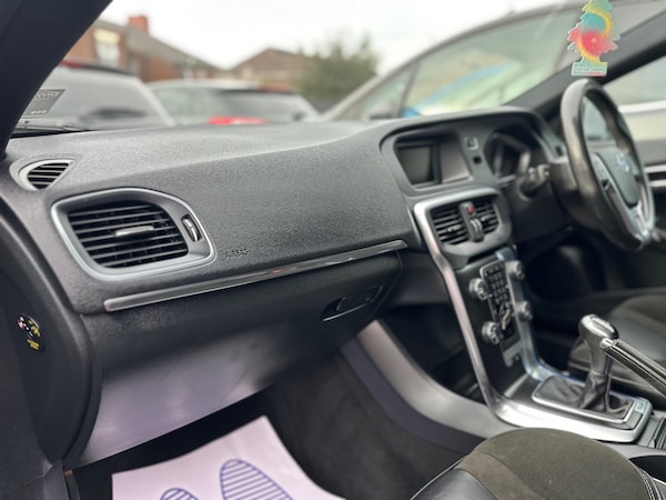 Used Volvo V40 2015 for sale - 76251506: Photo 9