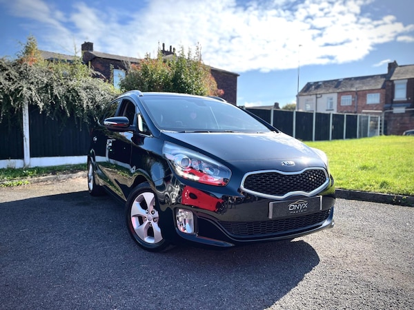 Used Kia Carens 2016 for sale - 76121855: Photo 1