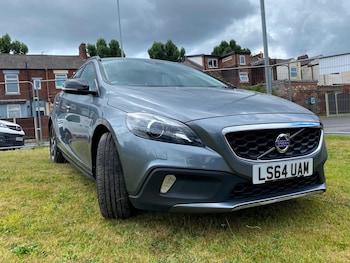 Used Volvo V40 2014 for sale - 79396137: Photo