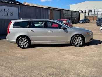 Used Volvo V70 2010 for sale - 76033591: Photo
