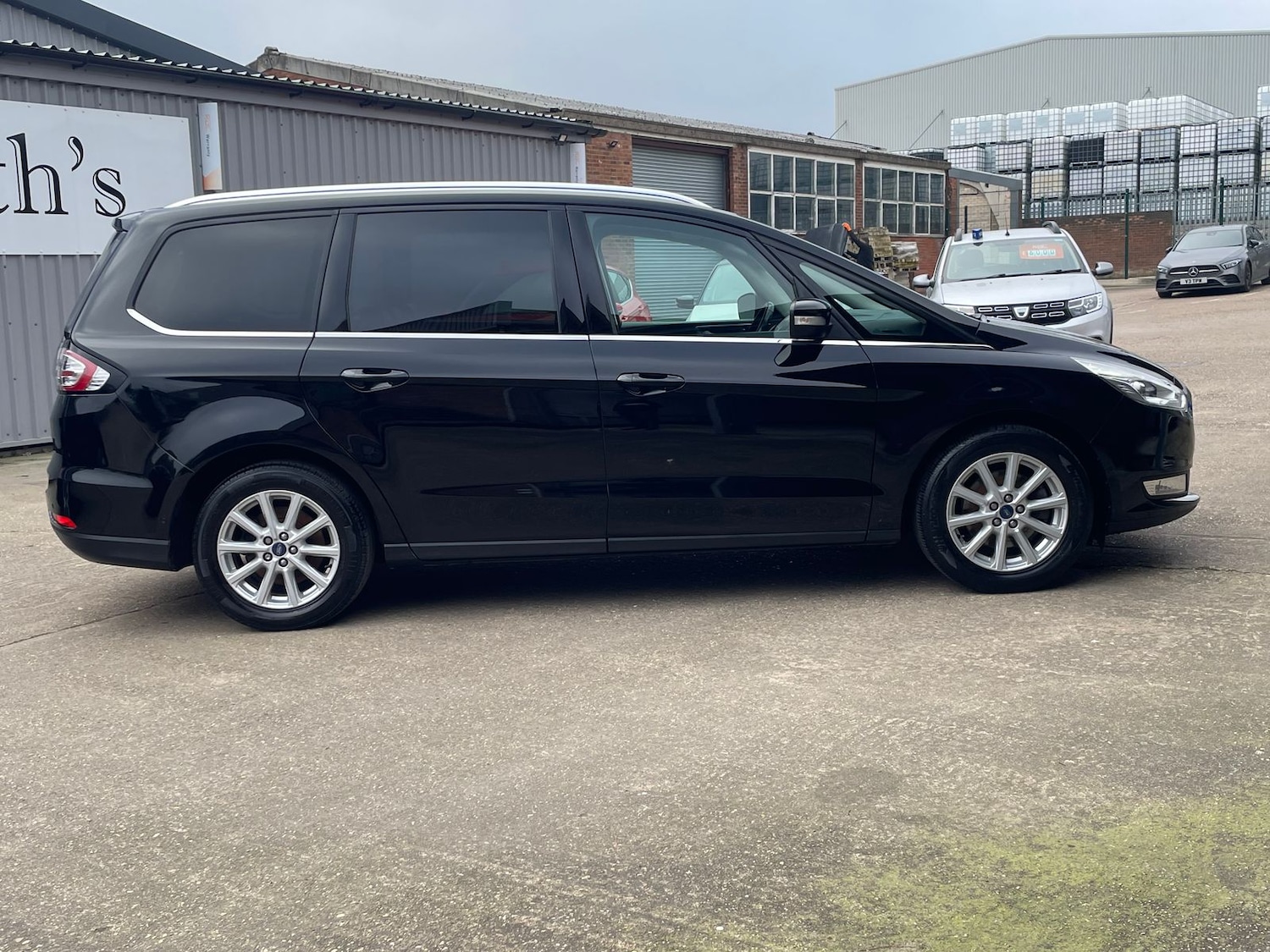 Used Ford Galaxy 2018 for sale - 77810329: Photo 4