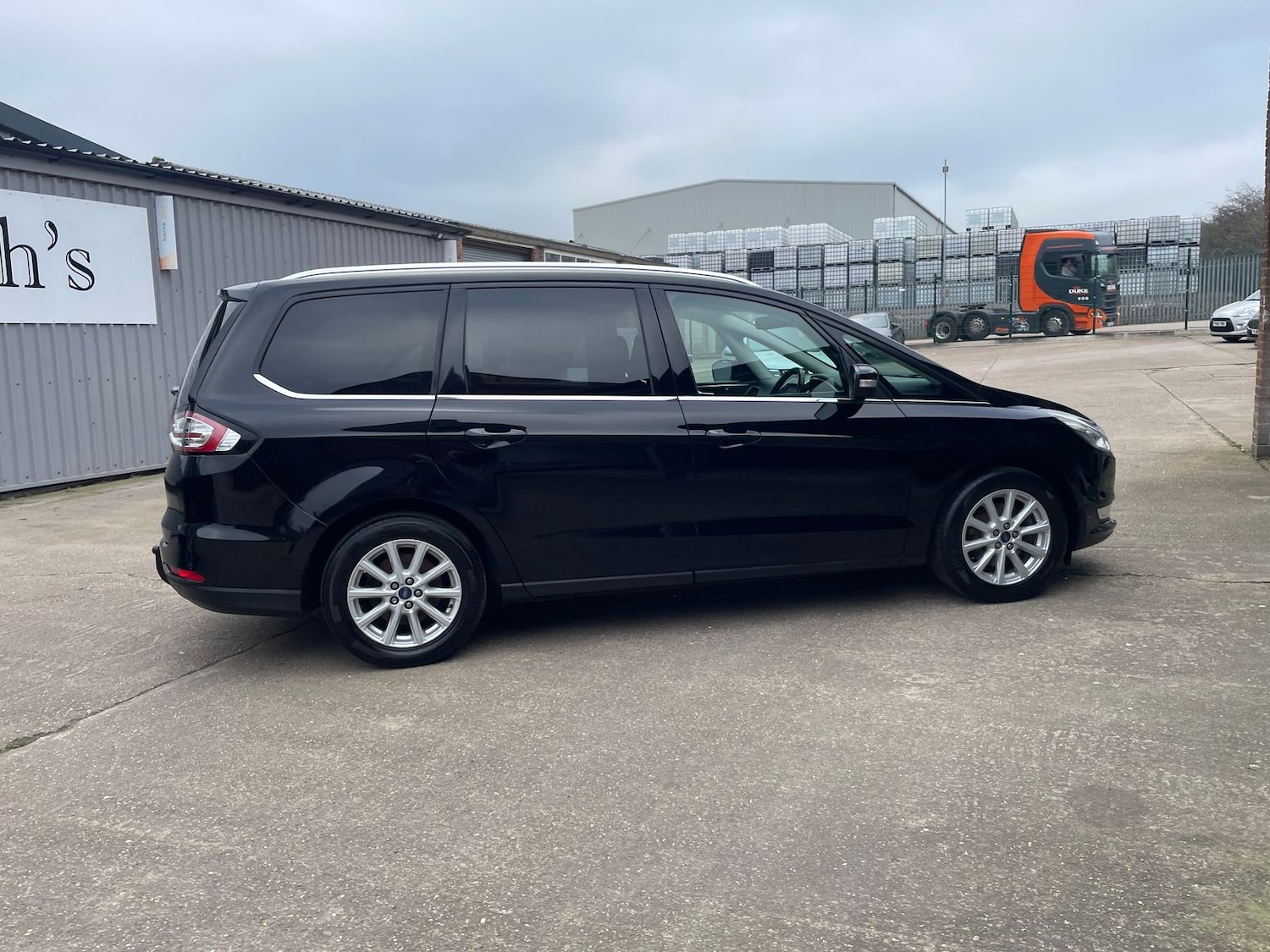 Used Ford Galaxy 2018 for sale - 77810329: Photo 52