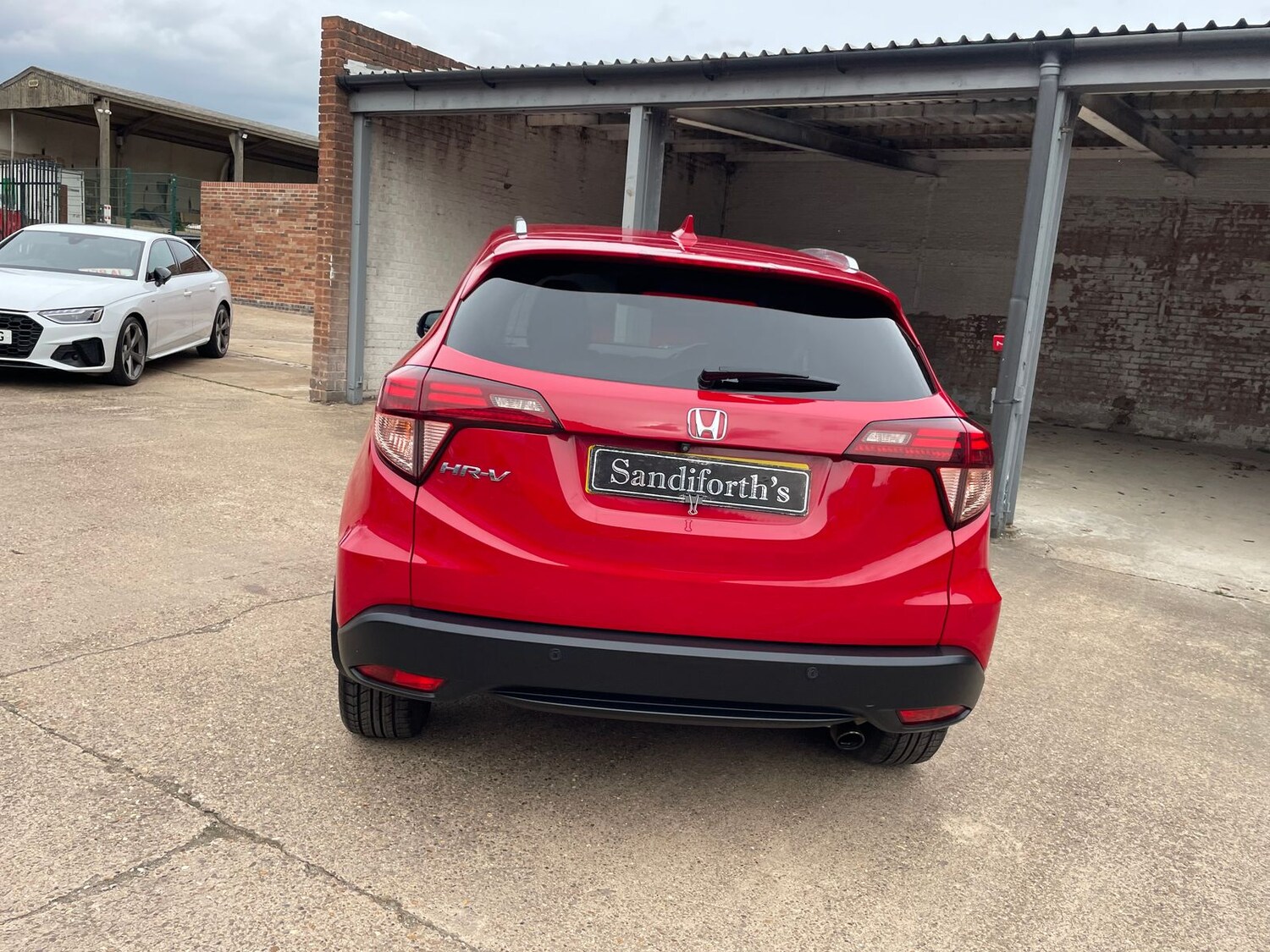 Used Honda HR-V 2017 for sale - 76086570: Photo 57