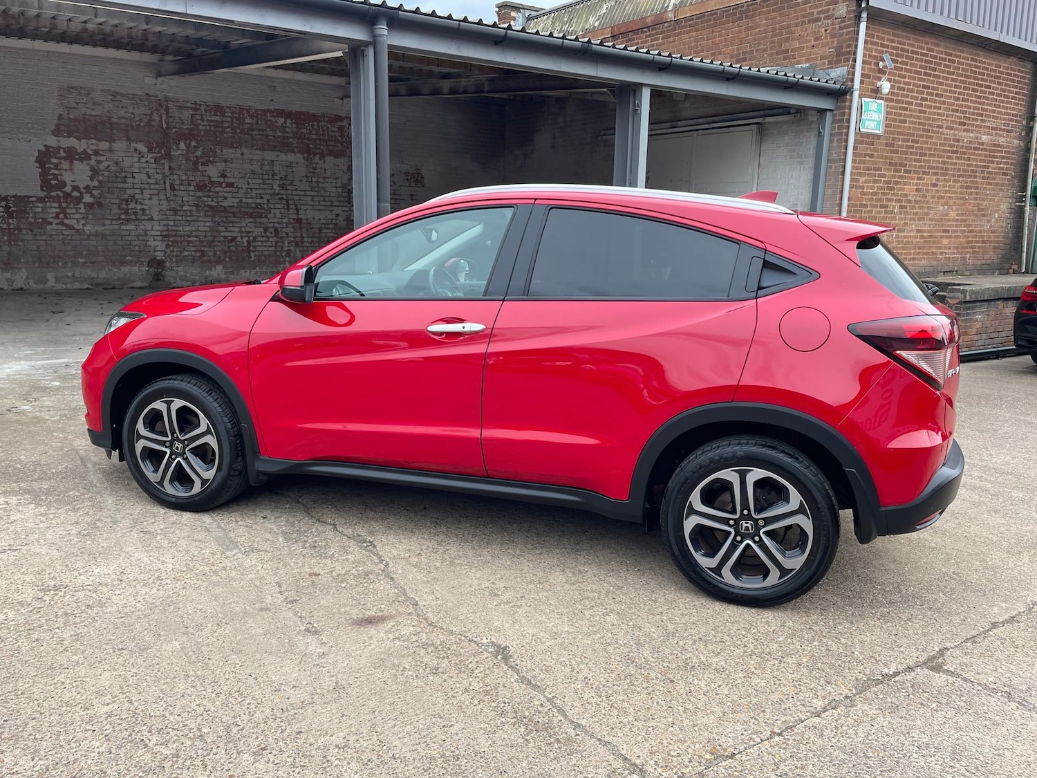 Used Honda HR-V 2017 for sale - 76086570: Photo 61