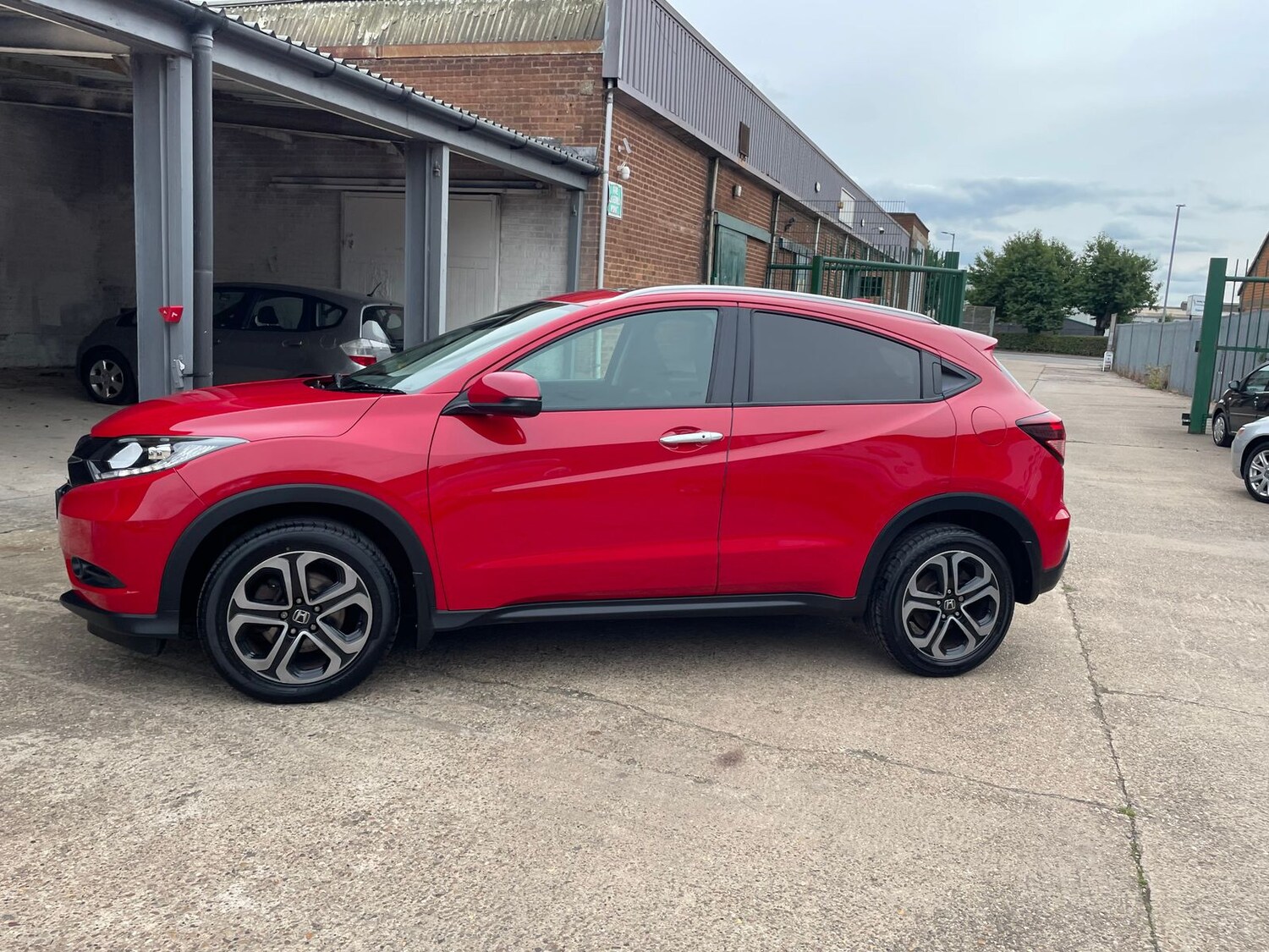 Used Honda HR-V 2017 for sale - 76086570: Photo 66