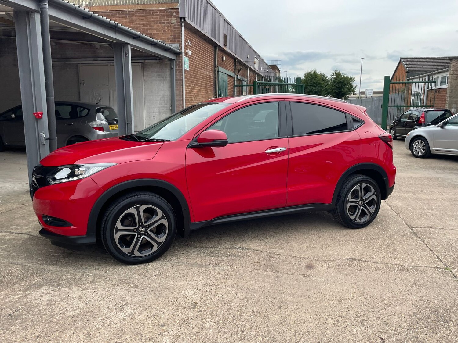 Used Honda HR-V 2017 for sale - 76086570: Photo 67