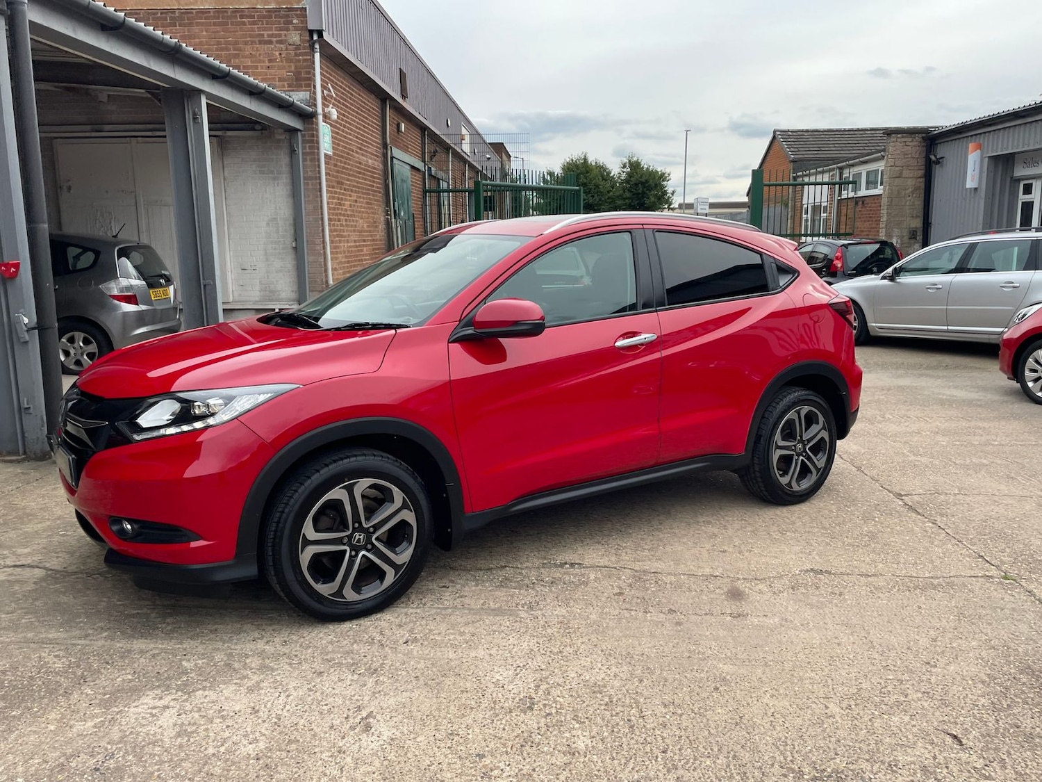 Used Honda HR-V 2017 for sale - 76086570: Photo 68