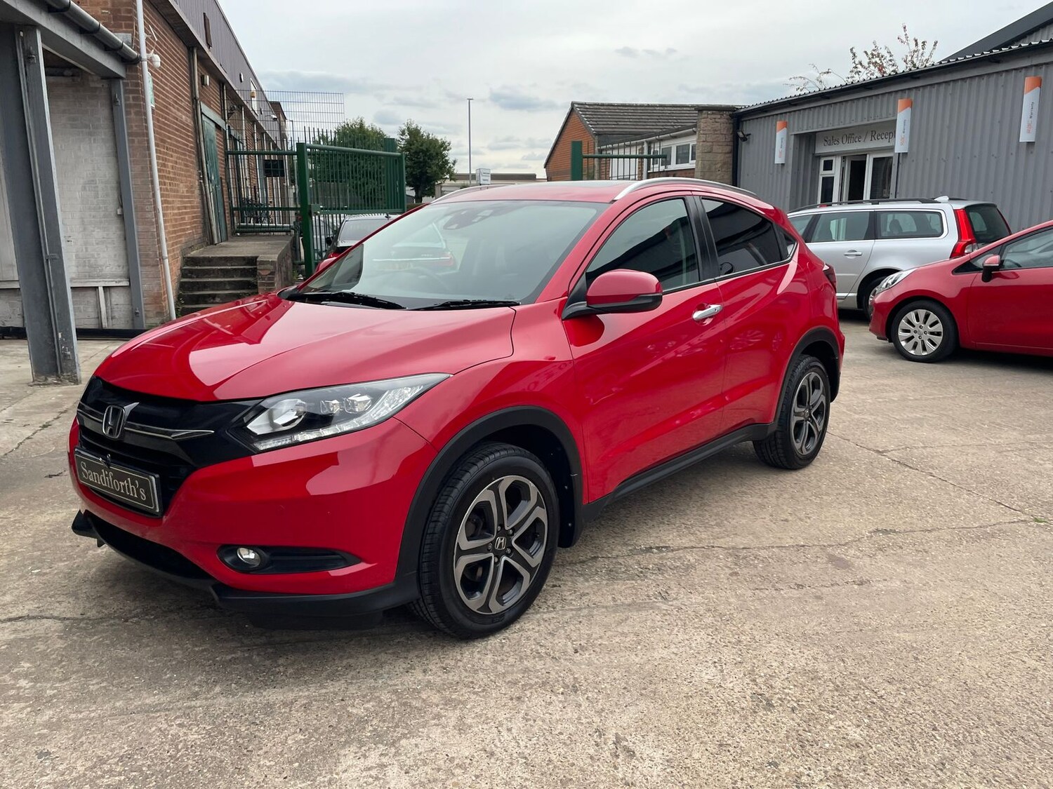 Used Honda HR-V 2017 for sale - 76086570: Photo 70