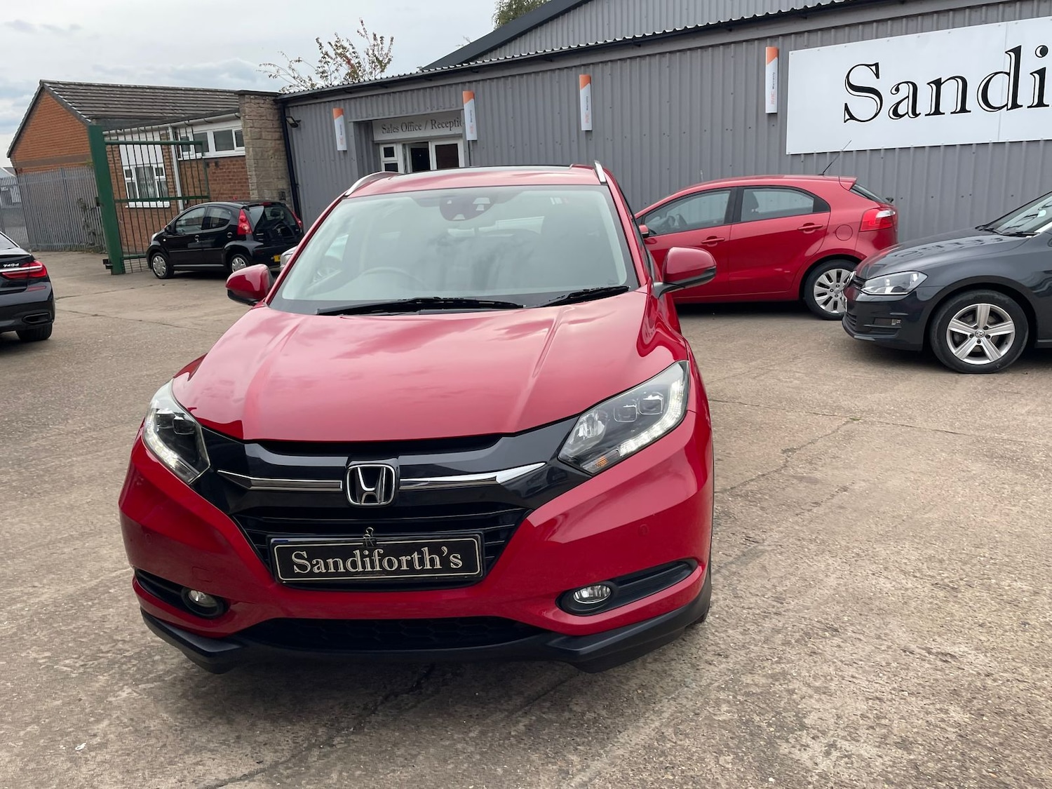 Used Honda HR-V 2017 for sale - 76086570: Photo 74