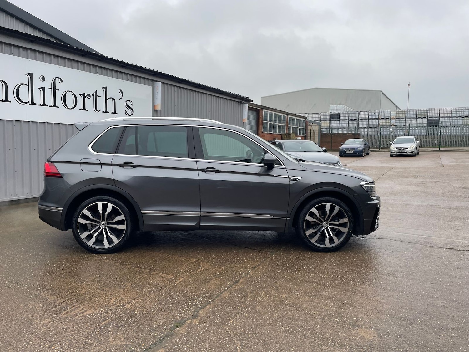 Used Volkswagen Tiguan 2016 for sale - 77405590: Photo 4