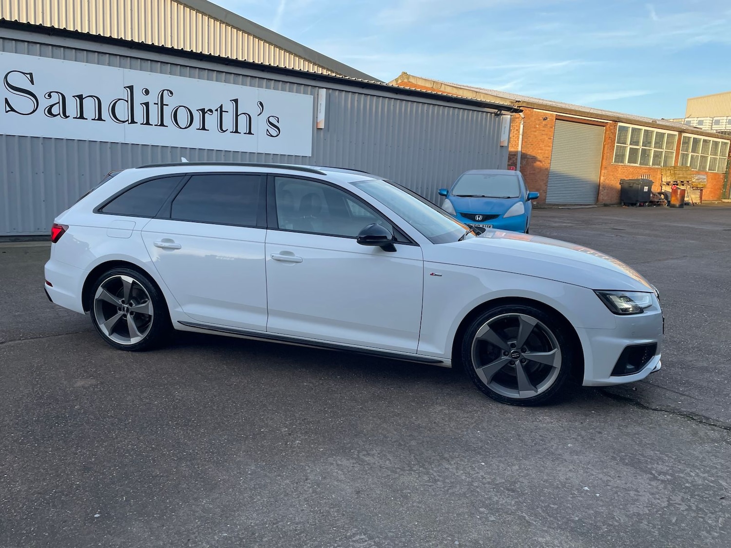 Used Audi A4 Avant 2019 for sale - 77158098: Photo 43