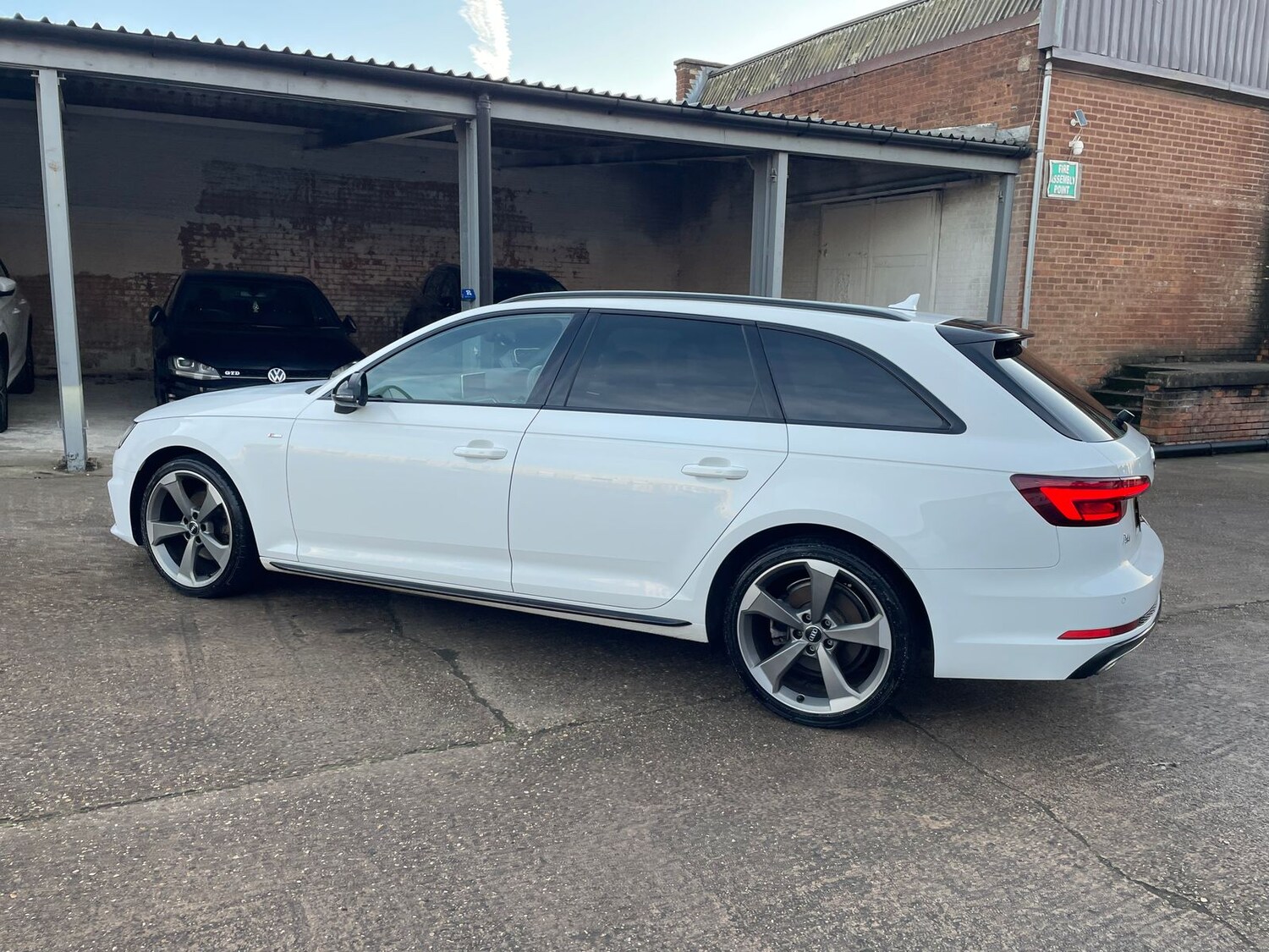 Used Audi A4 Avant 2019 for sale - 77158098: Photo 64
