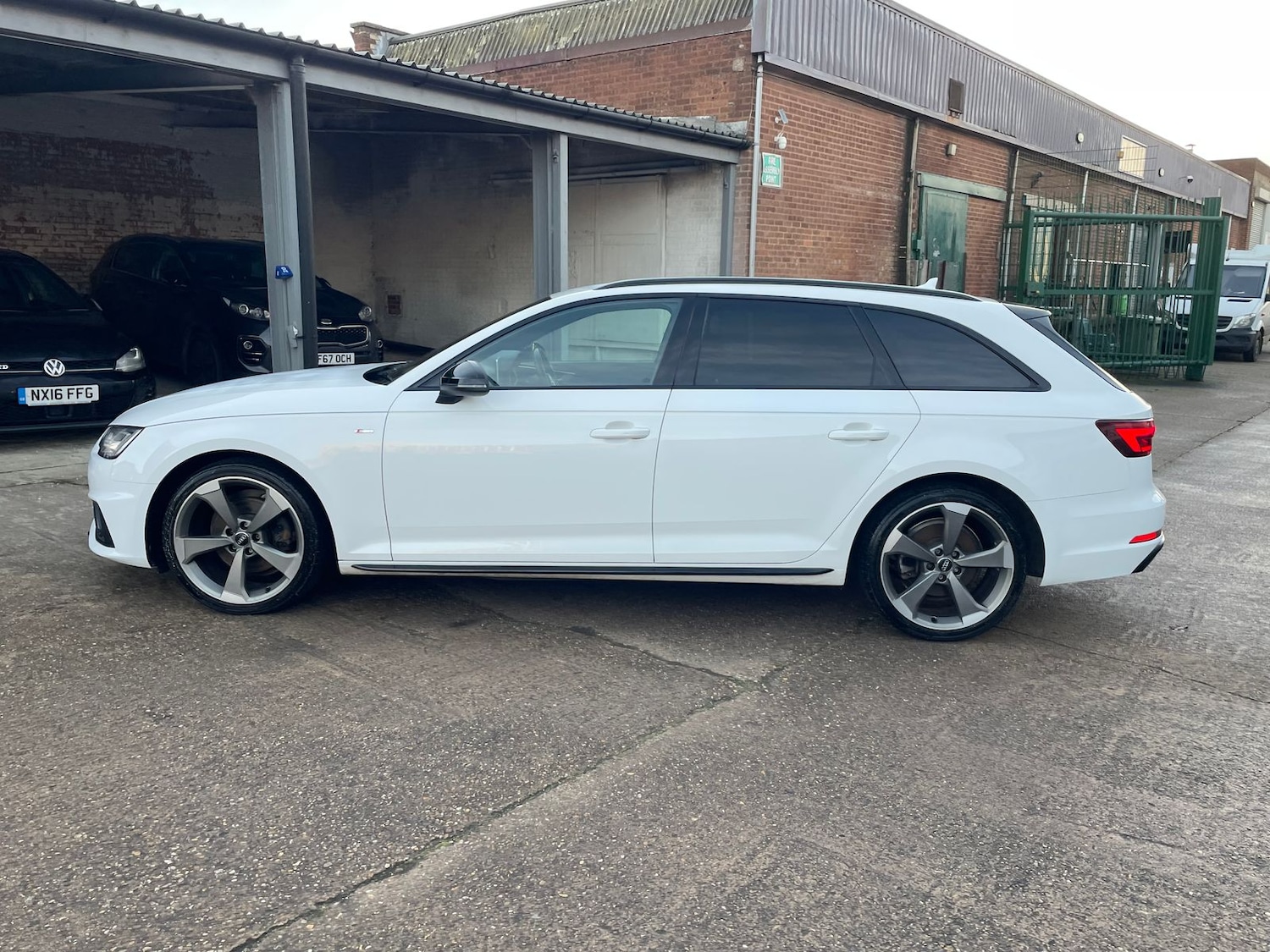 Used Audi A4 Avant 2019 for sale - 77158098: Photo 67