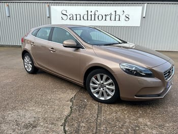 Used Volvo V40 2016 for sale - 79663817: Photo