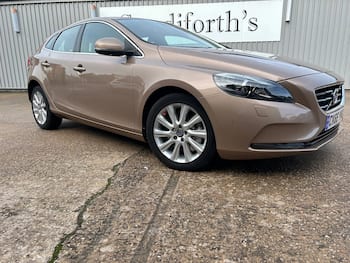 Used Volvo V40 2016 for sale - 79663817: Photo