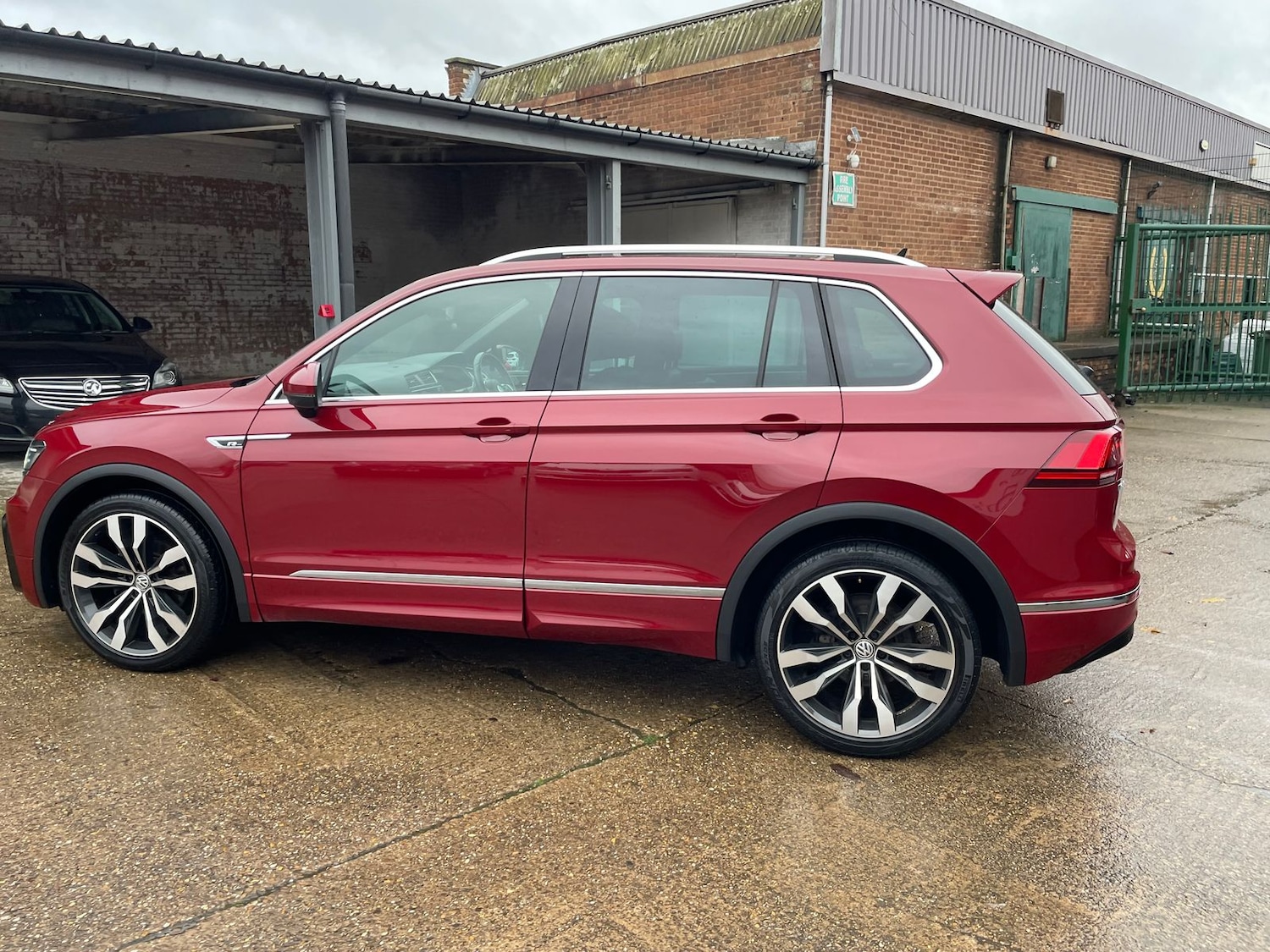 Used Volkswagen Tiguan 2018 for sale - 76543135: Photo 69