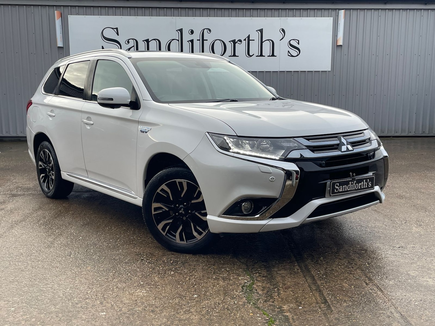 Used Mitsubishi Outlander 2017 for sale - 77169445: Photo 1