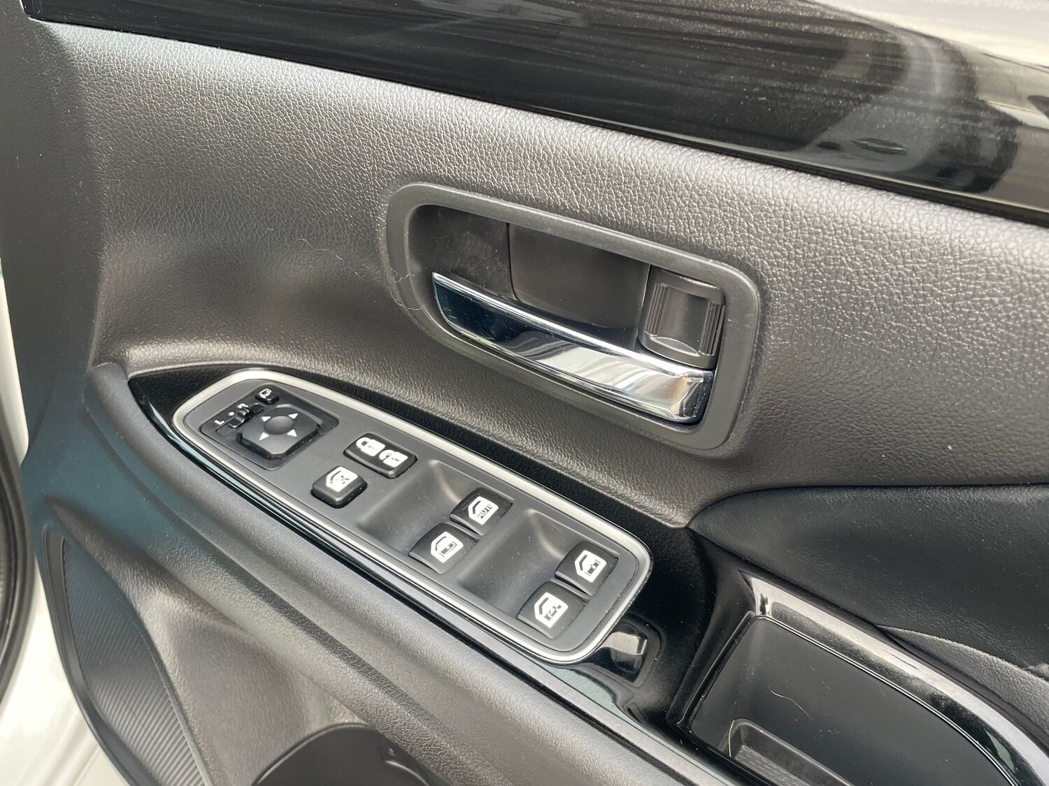 Used Mitsubishi Outlander 2017 for sale - 77169445: Photo 35