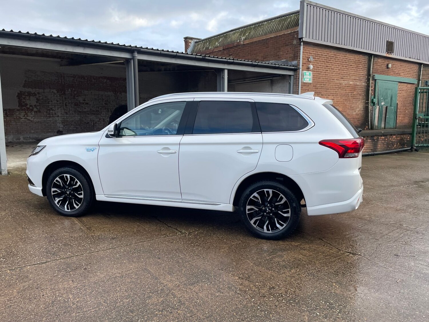 Used Mitsubishi Outlander 2017 for sale - 77169445: Photo 70
