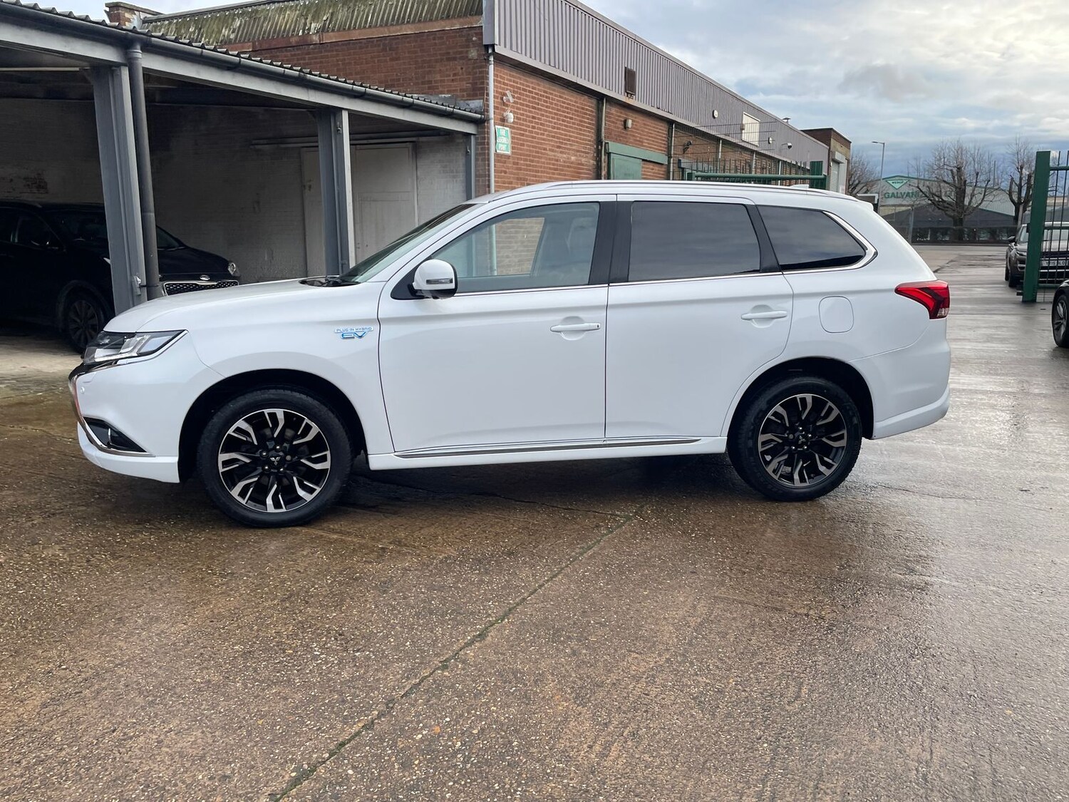 Used Mitsubishi Outlander 2017 for sale - 77169445: Photo 74