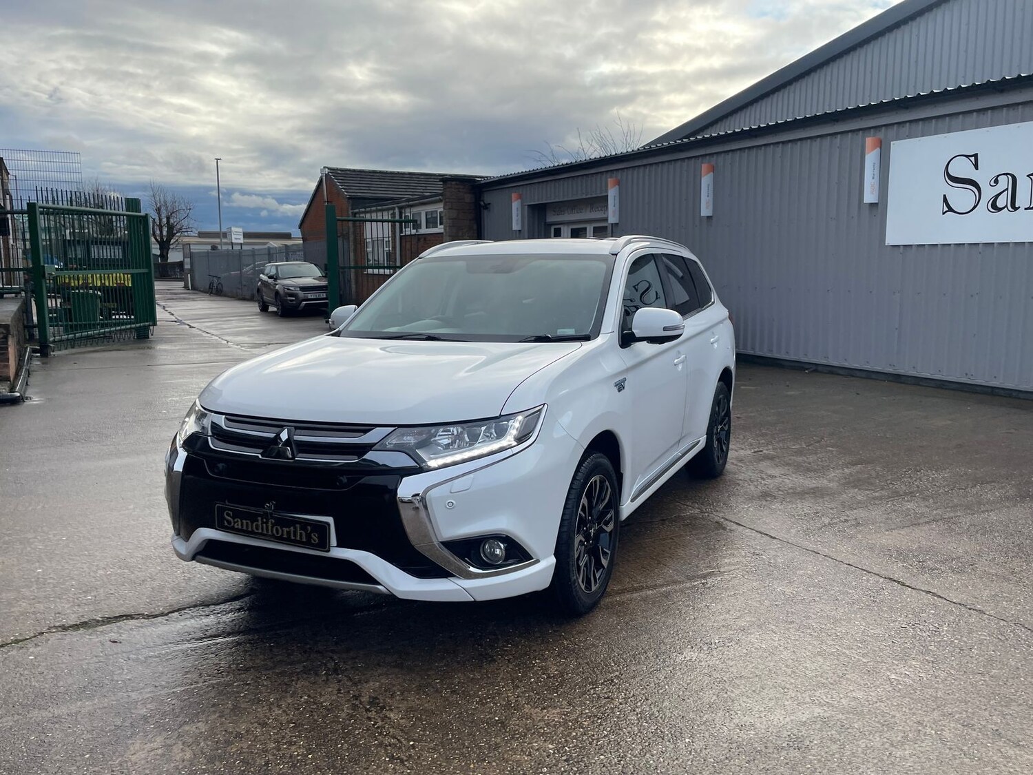 Used Mitsubishi Outlander 2017 for sale - 77169445: Photo 81
