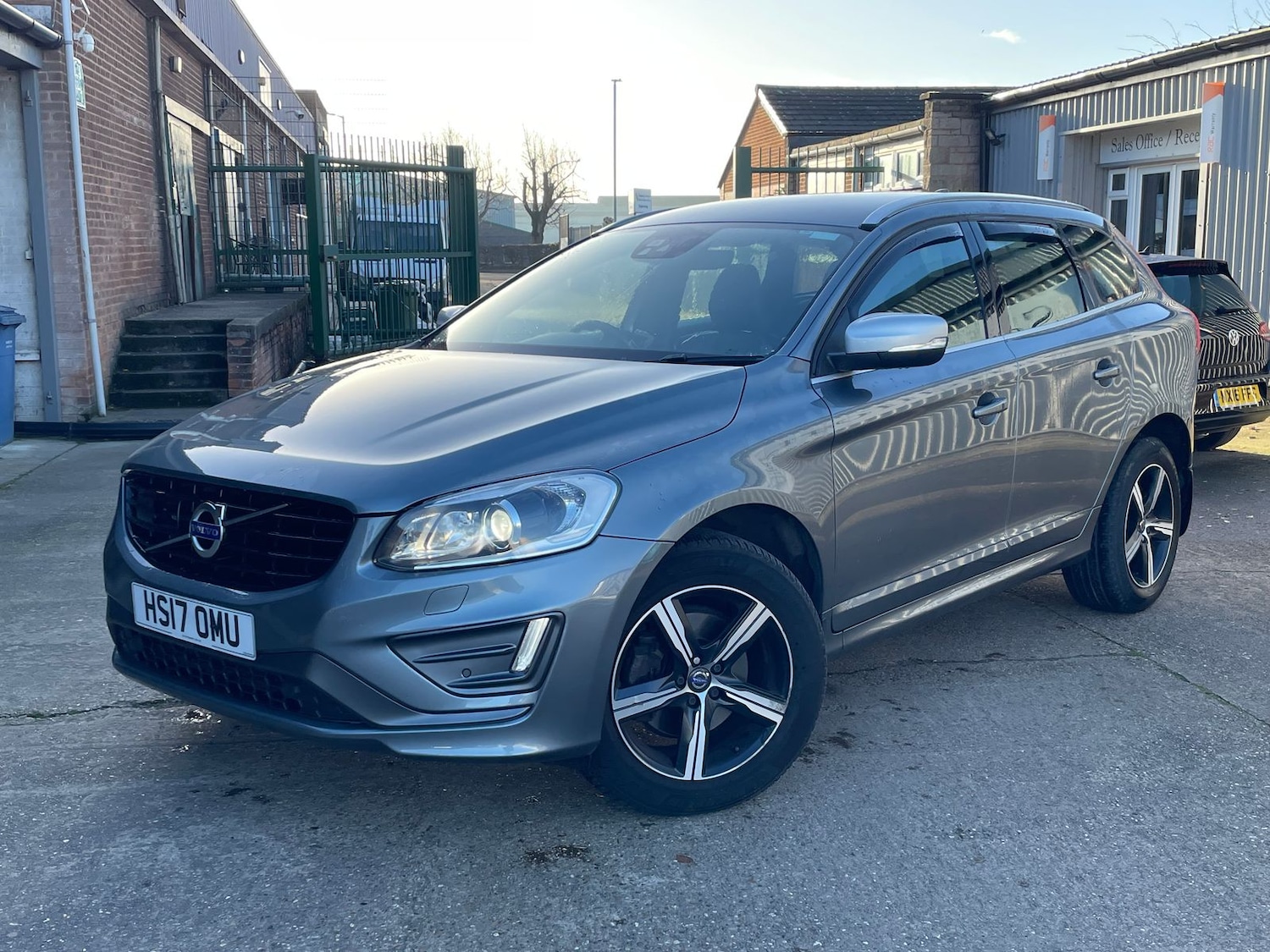 Used Volvo XC60 2017 for sale - 76875097: Photo 3
