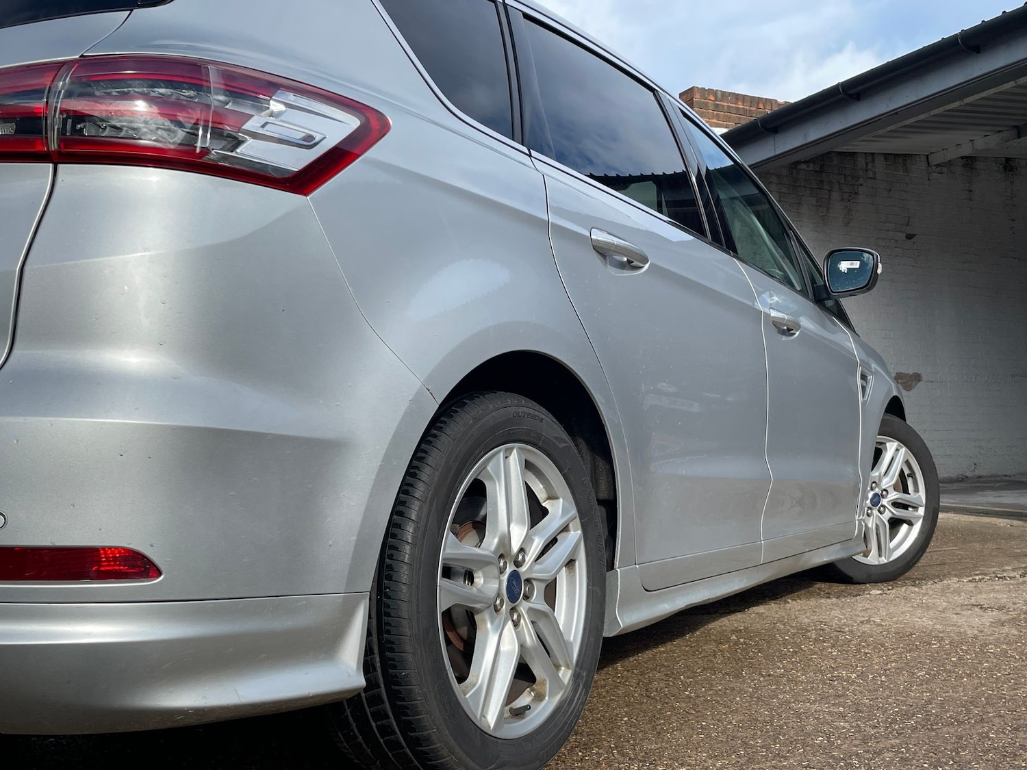 Used Ford S-Max 2017 for sale - 76338680: Photo 25